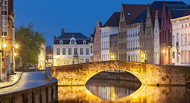 Take a last minute flight to Bruges to see many masterpieces. - IFlyFirstClass