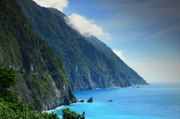Experience the wilds of tropical Taiwan with first class deals to Hualien. - IFlyFirstClass