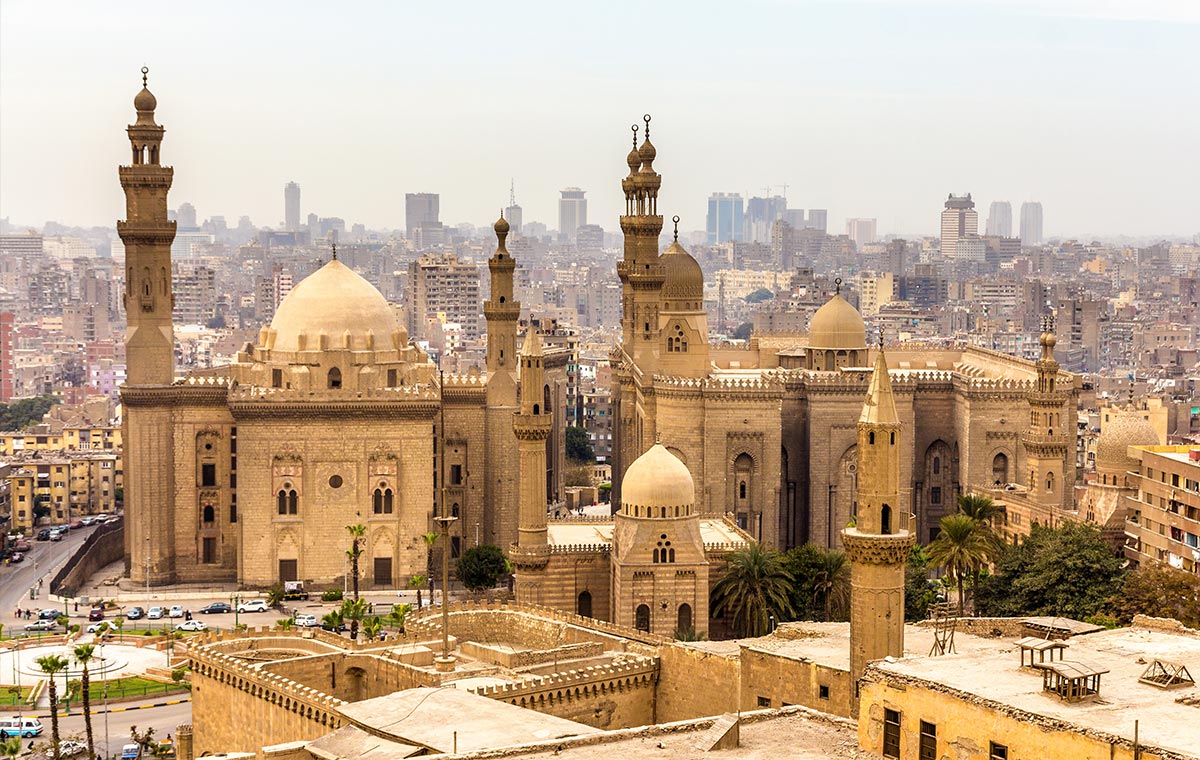 Business class deals to Cairo let you indulge in modern amenities so you can experience ancient history in Islamic Cairo. - IFlyFirstClass