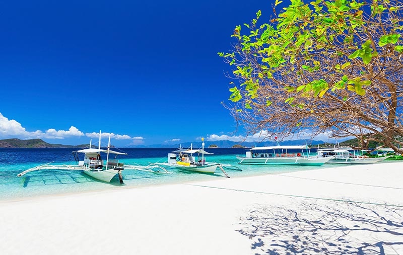 Discounted last minute flights open up a lively tropical beach holiday on Boracay. - IFlyFirstClass