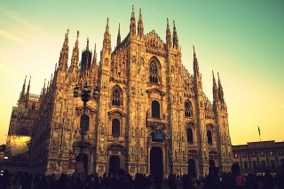 First Class Airline Tickets from New York to Milan - IFlyFirstClass